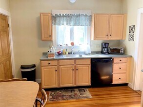 41 Bay State Ave in Somerville, MA - Foto de edificio - Building Photo