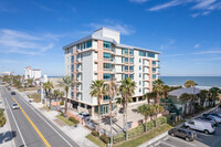 Water's Edge in Jacksonville Beach, FL - Foto de edificio - Primary Photo