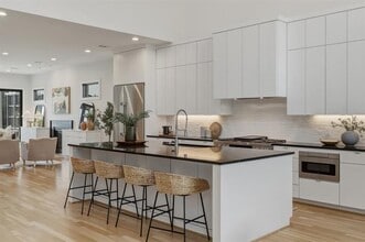 7340 Syracuse Dr in Dallas, TX - Building Photo - Building Photo