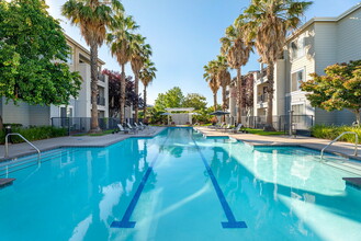 Waterford Place in San Jose, CA - Foto de edificio - Building Photo