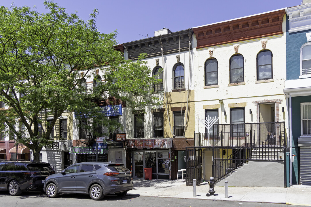 388 Audubon Ave in New York, NY - Building Photo