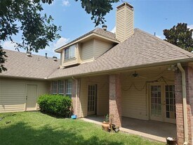 5305 Coachman Ct in Plano, TX - Building Photo