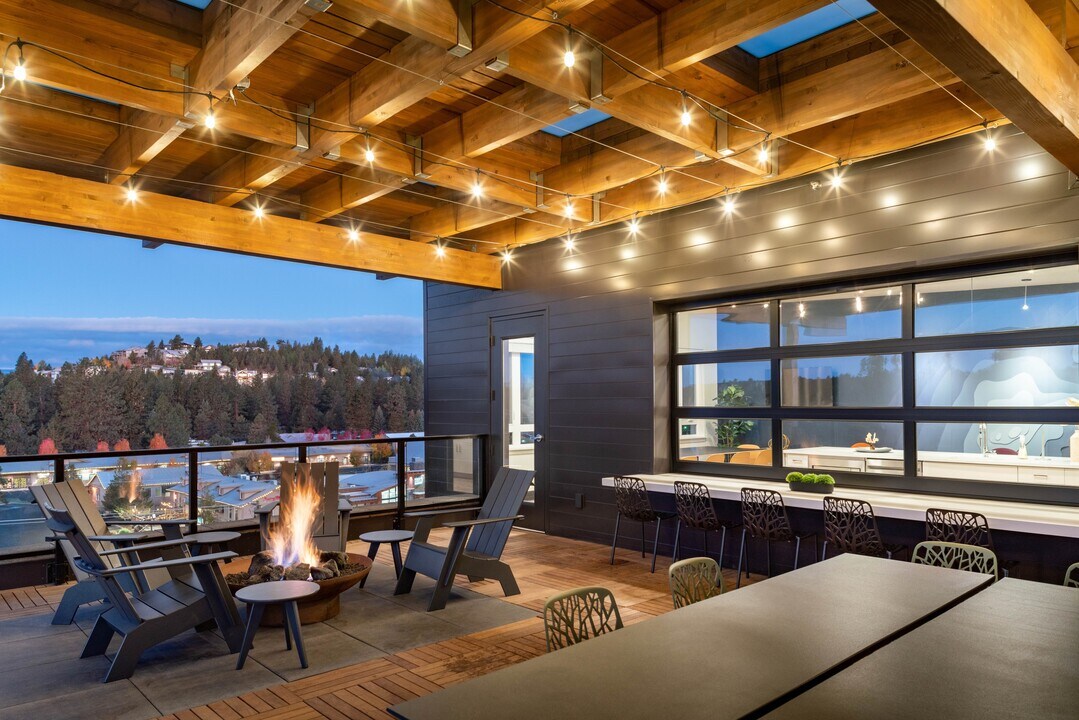 The Hixon at Westside Yard in Bend, OR - Foto de edificio