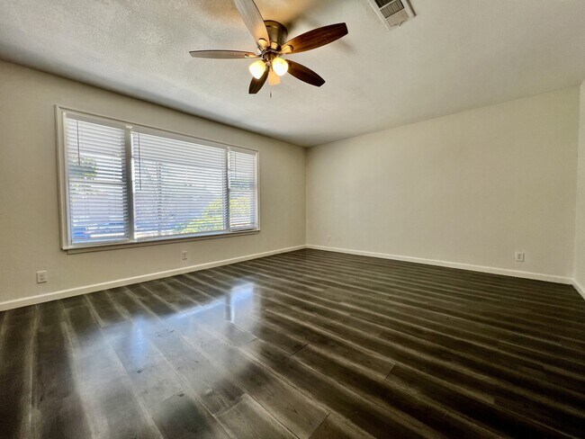 3500 Loyola Ln in Austin, TX - Building Photo - Building Photo