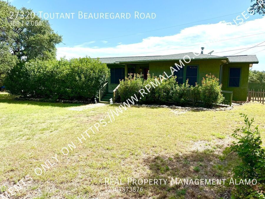 27320 Toutant Beauregard Rd in Boerne, TX - Building Photo