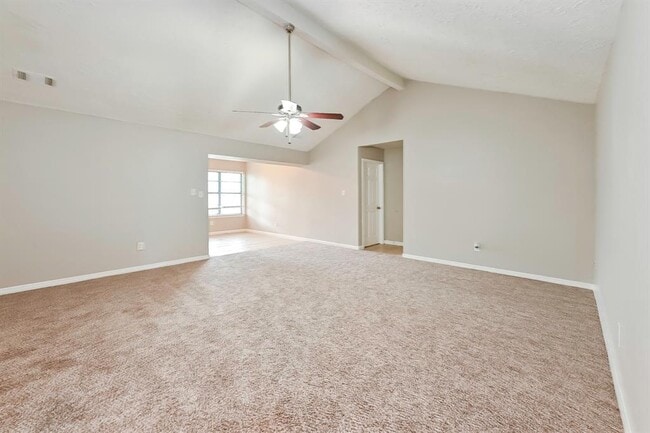 8519 Avington Rd in La Porte, TX - Building Photo - Building Photo