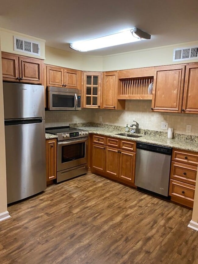 145 Colonial Cir in Murrells Inlet, SC - Foto de edificio - Building Photo