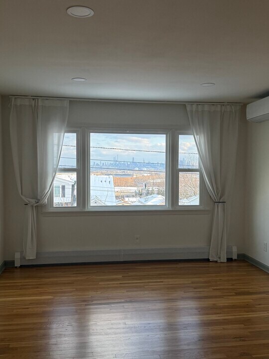 724 6th St in Carlstadt, NJ - Foto de edificio