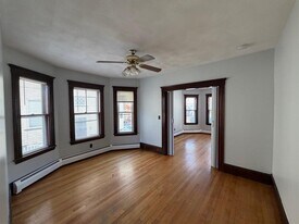 31 Illinois Ave, Unit 1 in Somerville, MA - Building Photo