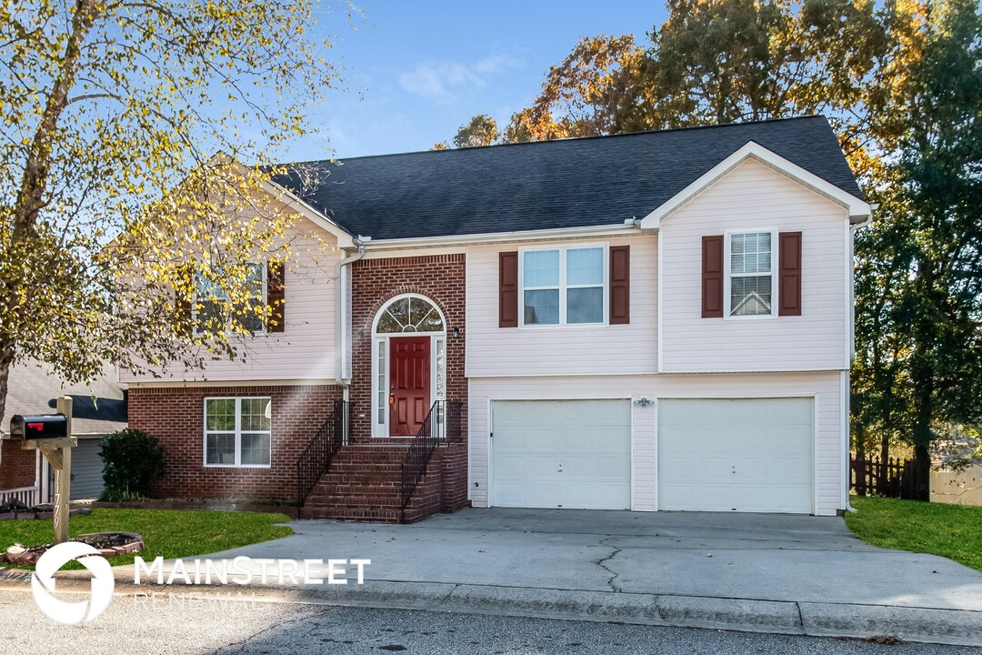 11779 Spring Lake Way in Fayetteville, GA - Building Photo