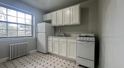 Tunlaw Courts in Washington, DC - Building Photo - Building Photo