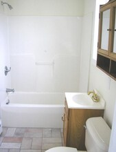 536 W 5th St, Unit 536 W 5th St in Winona, MN - Building Photo - Building Photo