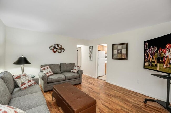 9215 Tavistock Dr in Plymouth, MI - Building Photo - Building Photo