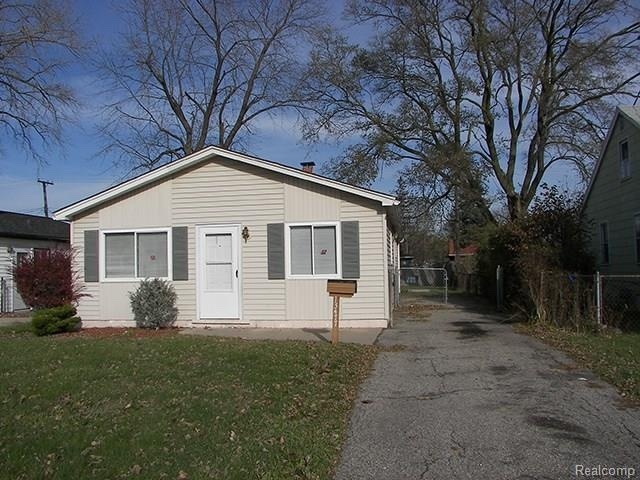 13477 Sidonie Ave in Warren, MI - Foto de edificio