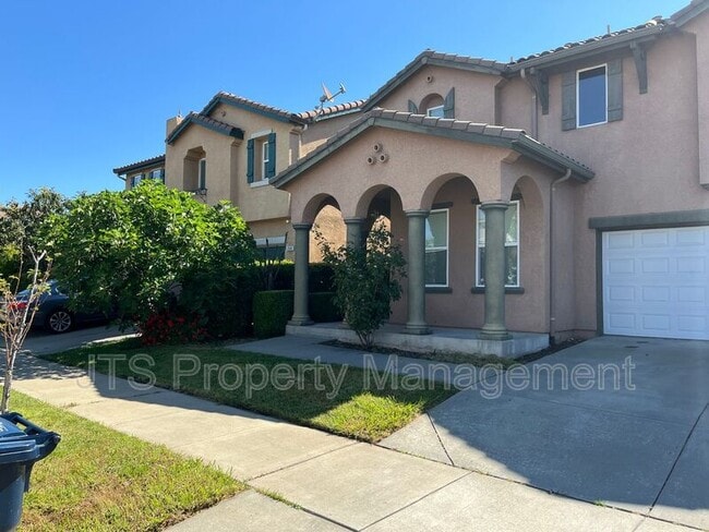 2946 Trap Rock Way in Sacramento, CA - Foto de edificio - Building Photo