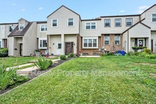 268 Birch Dr in Lafayette Hill, PA - Building Photo