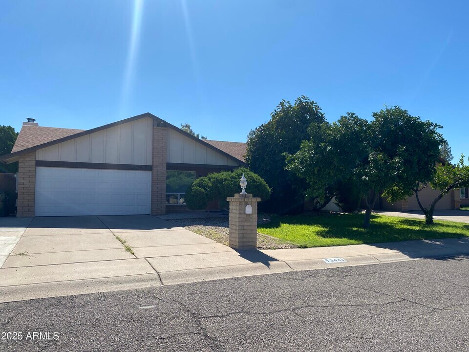 3431 W Helena Dr in Phoenix, AZ - Building Photo