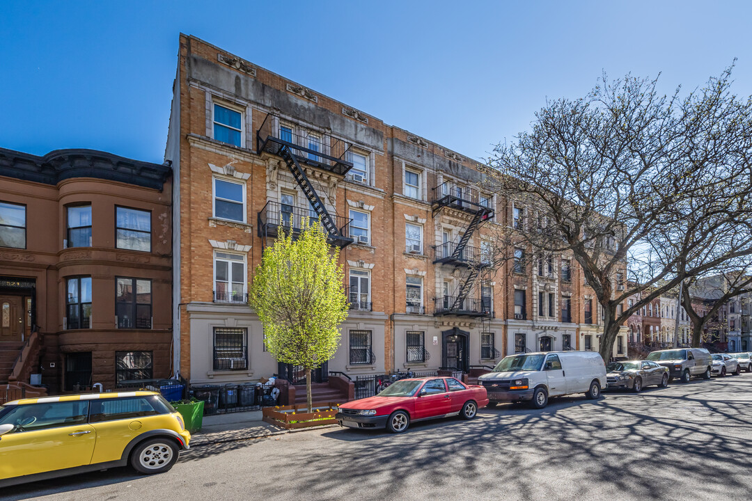 518 Jefferson Ave in Brooklyn, NY - Building Photo