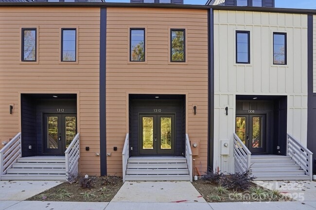 1310 Carolyn Dr in Charlotte, NC - Foto de edificio - Building Photo