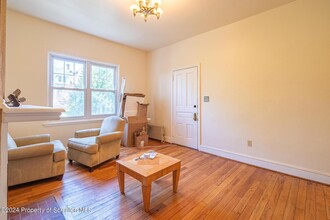 510 Quincy Ave in Scranton, PA - Building Photo - Interior Photo