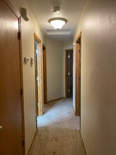 2415 319th Ln NE in Cambridge, MN - Foto de edificio - Building Photo