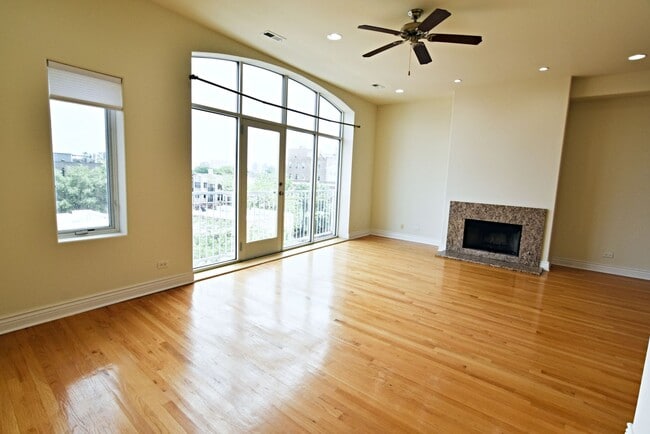 5140 N Clark St in Chicago, IL - Building Photo - Building Photo