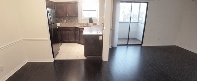 property at 2929 Antique Oaks Cir