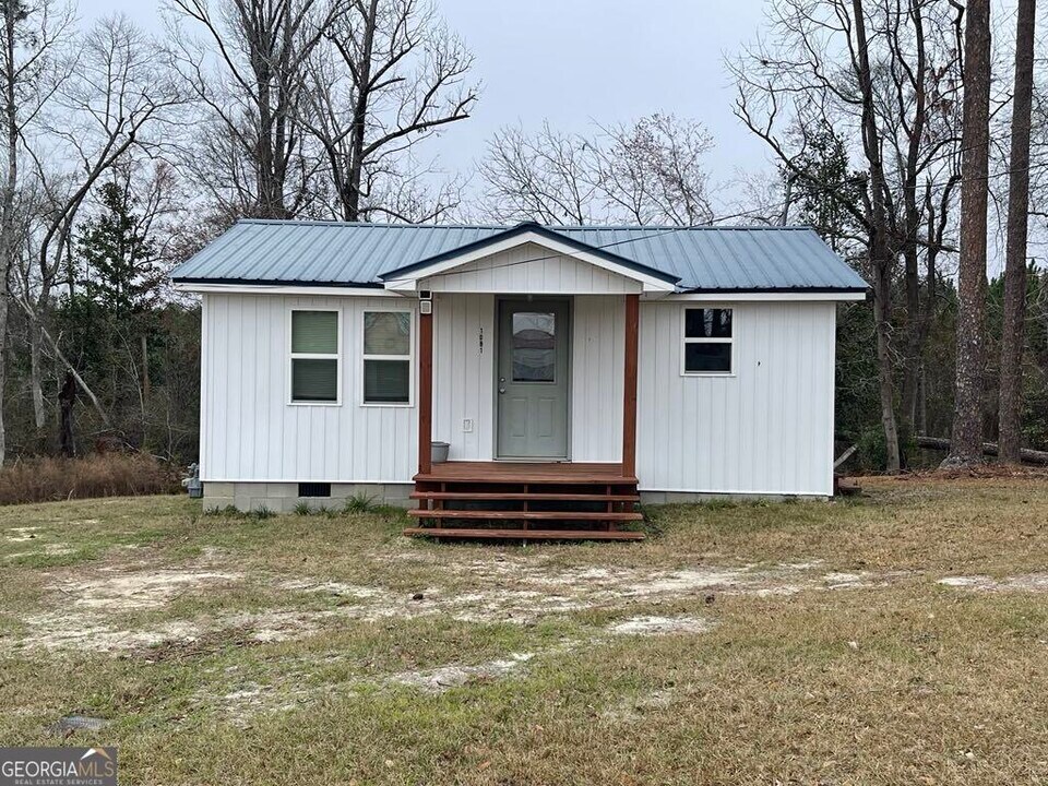 1081 Ennis Cir in Soperton, GA - Building Photo