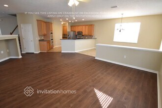 11135 Golden Silence Dr in Riverview, FL - Foto de edificio - Building Photo