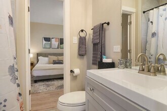 5015 Main St in Lisle, IL - Building Photo - Building Photo