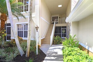 8175 Celeste Dr in Naples, FL - Building Photo