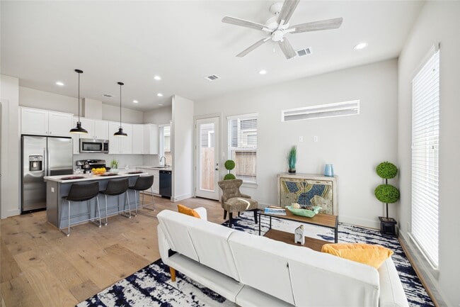 property at 5233 Hillman St