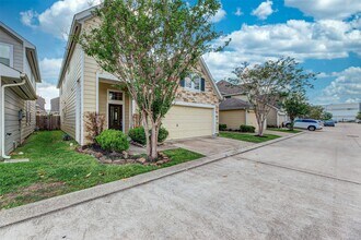 6443 Wilshire Fern in Houston, TX - Building Photo - Building Photo