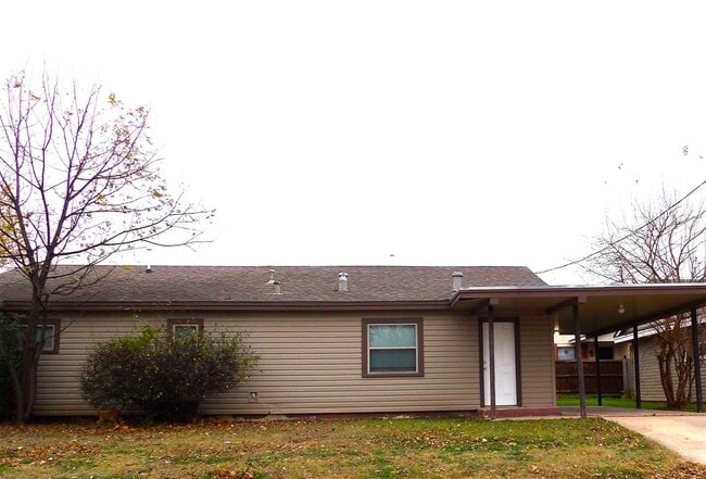 property at 9 NW 13th St