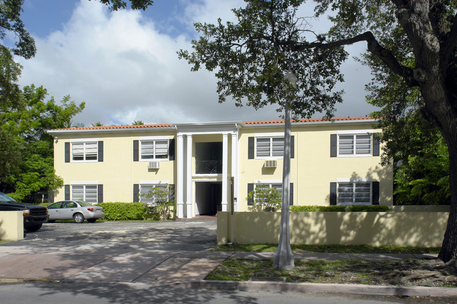 51 Edgewater Dr in Coral Gables, FL - Building Photo - Building Photo