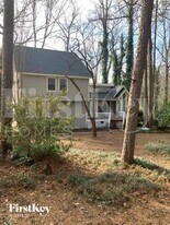 4315 Cary Dr SW in Snellville, GA - Building Photo