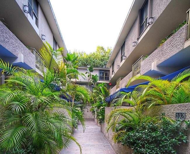 property at 2666 Tigertail Ave