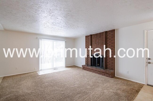 4670 Stratton Dr E in Holladay, UT - Building Photo - Building Photo