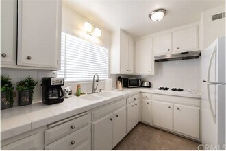 512 Marguerite Ave-Unit -1/2 in Newport Beach, CA - Building Photo - Building Photo