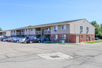 Laurel Springs in Fairborn, OH - Building Photo - Building Photo