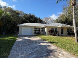 2063 34th Ave in Vero Beach, FL - Building Photo