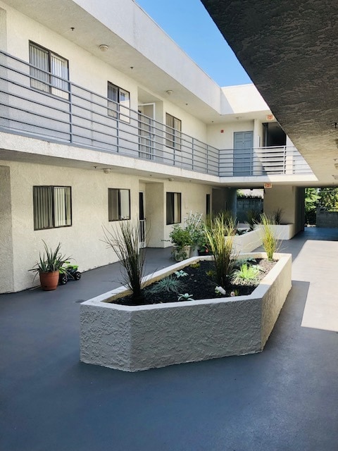 501 S Shelton St, Unit 203 in Burbank, CA - Building Photo - Building Photo