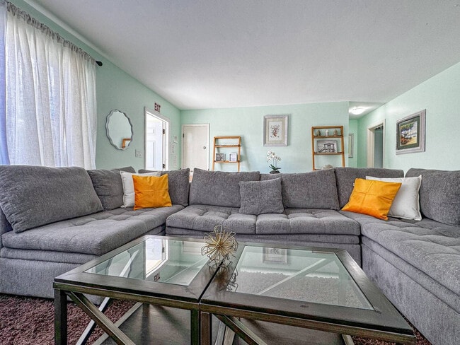 334 Walnut St in Hollywood, FL - Building Photo - Building Photo