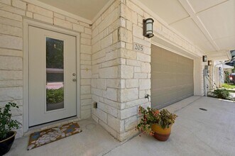 205 Birch Oak Ln in Georgetown, TX - Building Photo - Building Photo