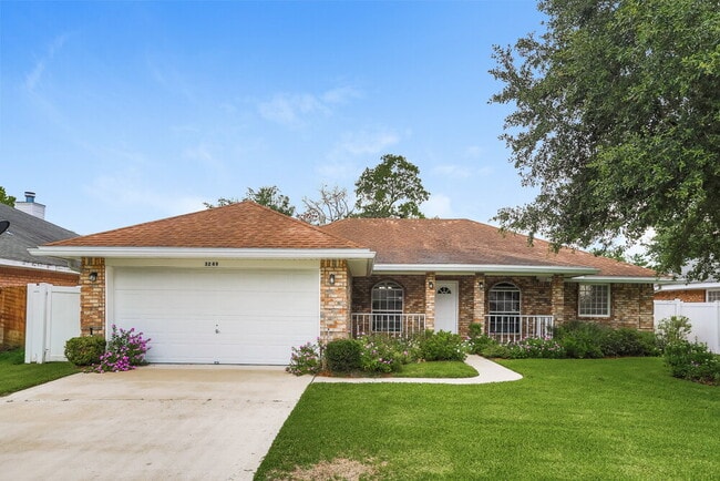 property at 3249 Silverado Cir