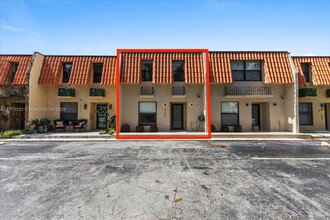 3786 NE 167th St in North Miami Beach, FL - Building Photo - Building Photo