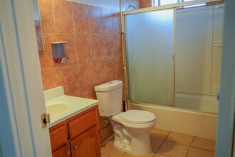 1353 W 49th St in Los Angeles, CA - Building Photo - Building Photo