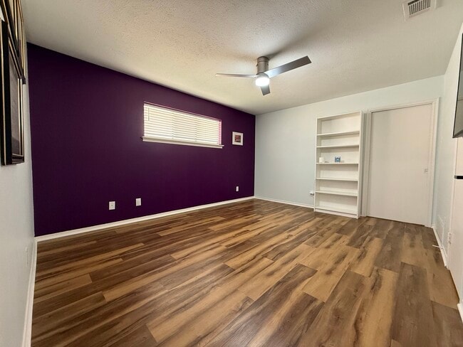 7476 Walling Ln in Dallas, TX - Building Photo - Building Photo