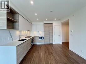 585 Austin Ave in Coquitlam, BC - Building Photo