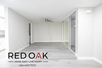1200 N Olive Dr in West Hollywood, CA - Building Photo - Building Photo